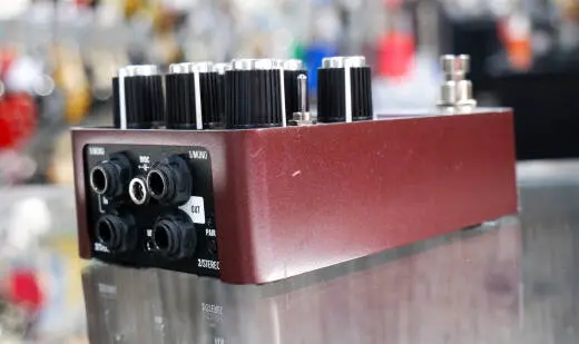 Universal Audio - UAFX Ruby '63 Top Boost Amplifier Pedal 2